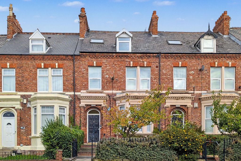 Property photo 1 of 11 Flat C, 149 Westoe Road, South Shields, Tyne And Wear, Ne33 3Pd