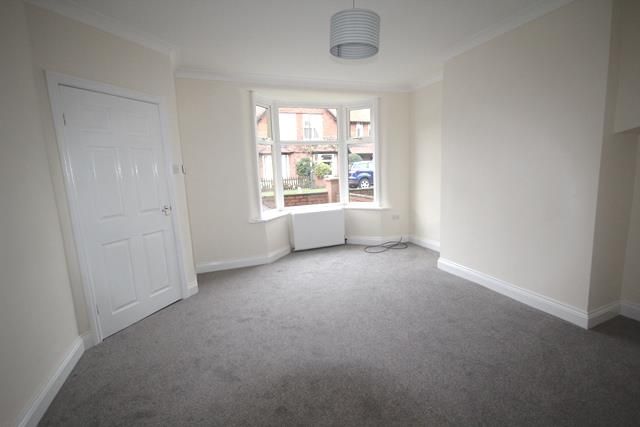 Property photo 3 of 10 Lounge