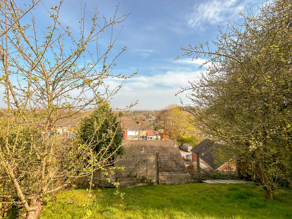 Property photo 3 of 19 Garden - View