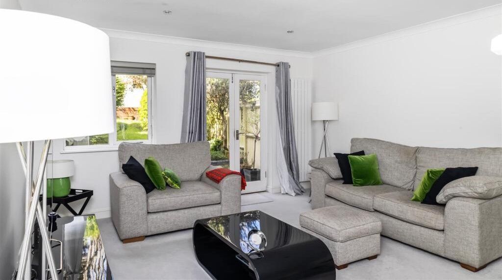 Property photo 3 of 32