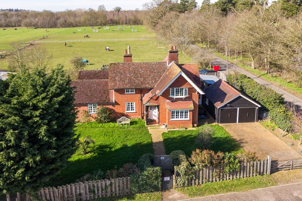 Property photo 1 of 34