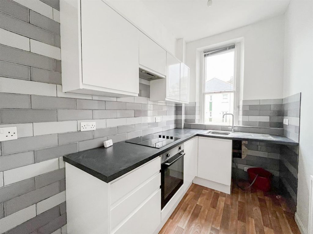 Property photo 2 of 18 3-85B10F93-1689-4622-8De9-6A92F437c223.Jpg