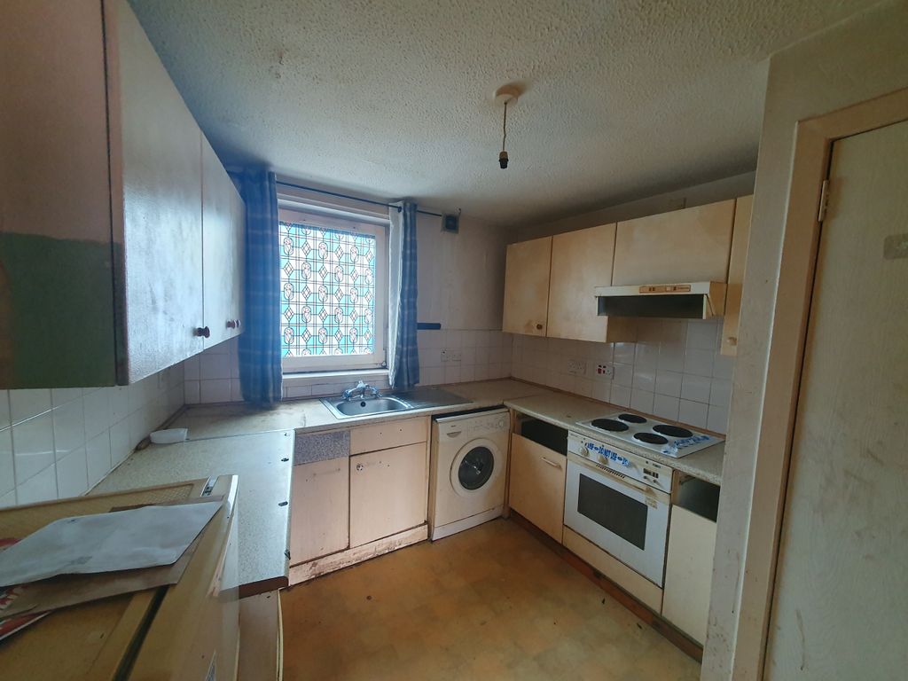 Property photo 3 of 8 3