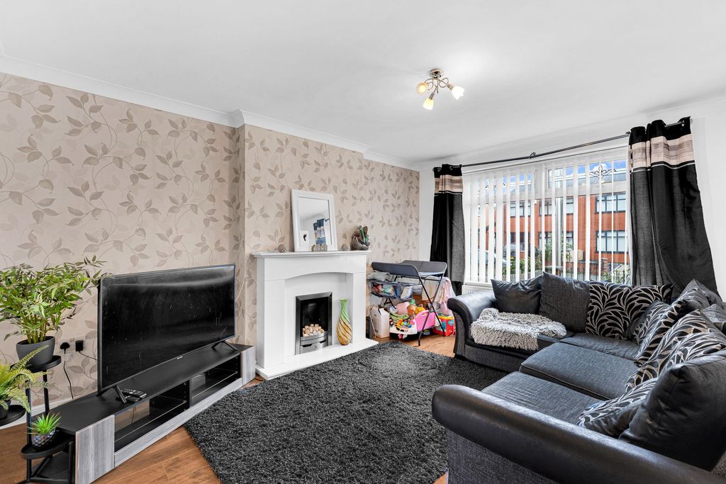 Property photo 2 of 17