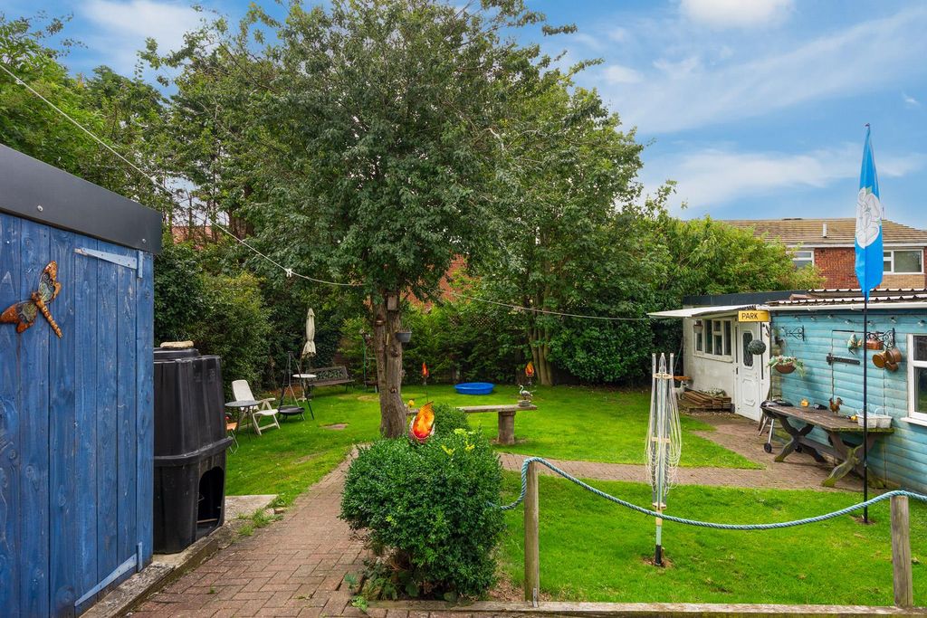 Property photo 2 of 20
