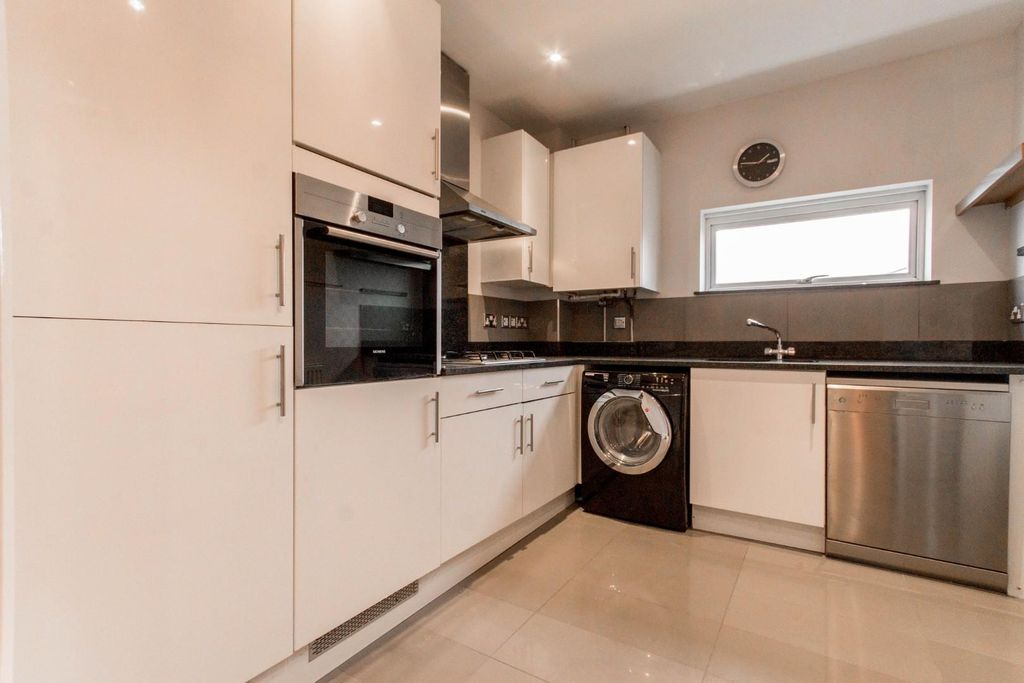 Property photo 3 of 13 Img_2382.Jpg