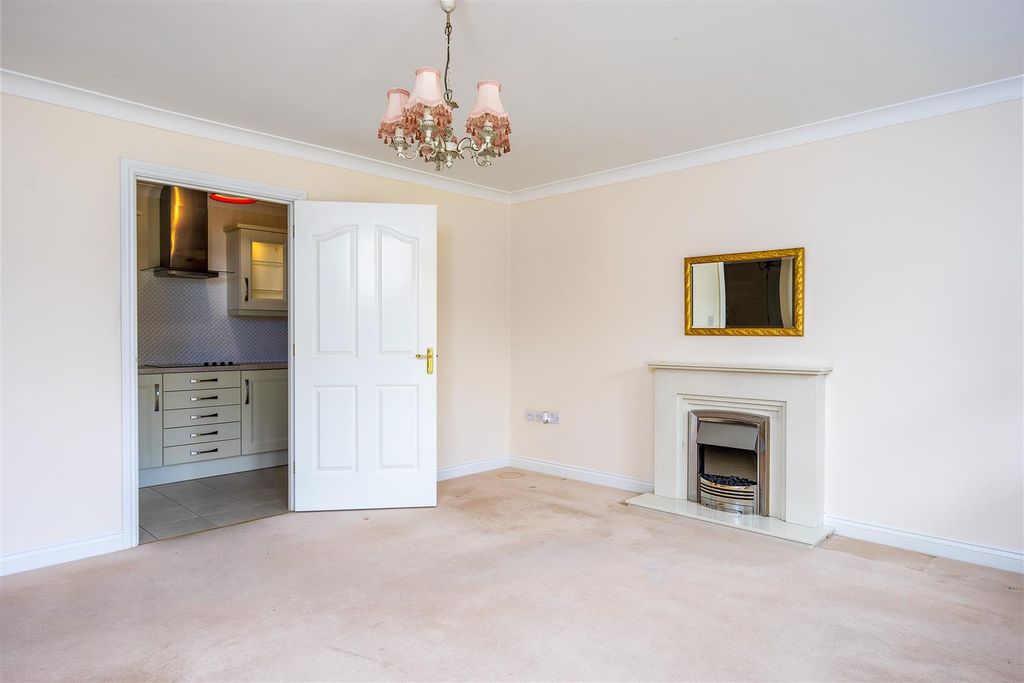 Property photo 3 of 12