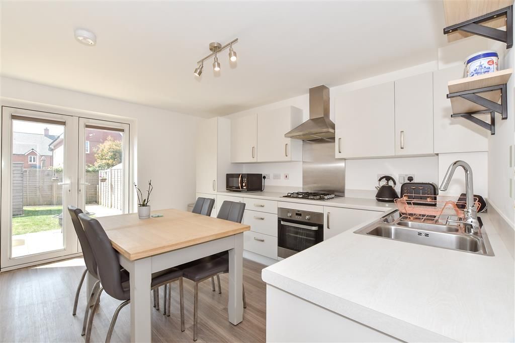 Property photo 2 of 14 Kitchen