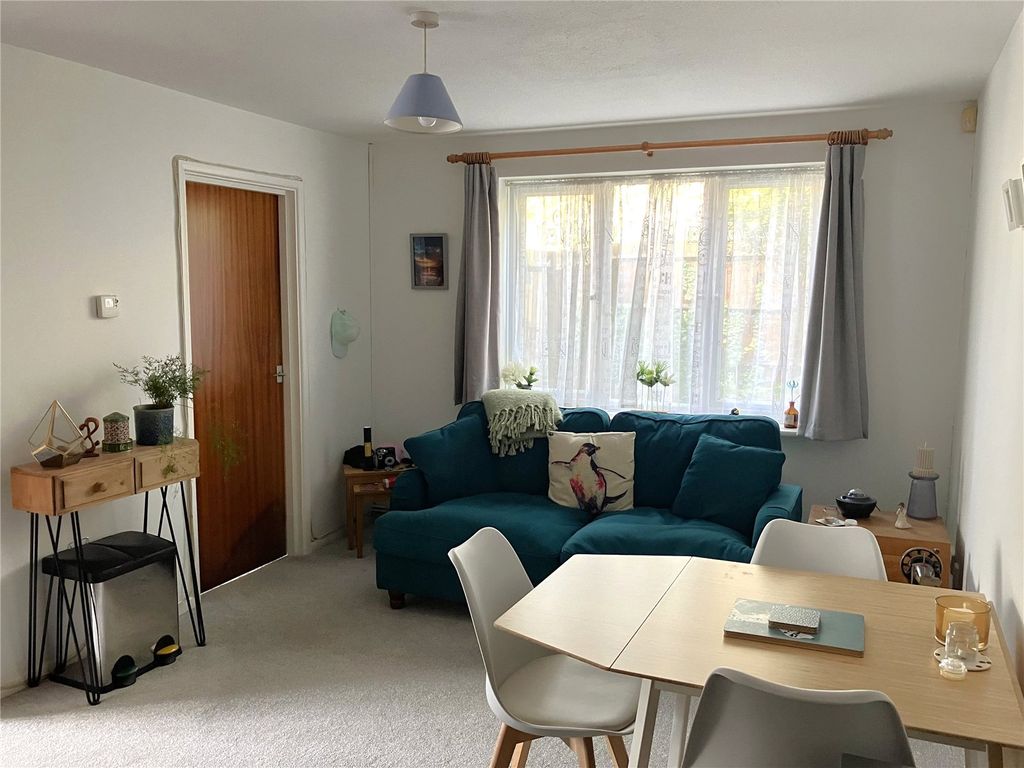 Property photo 2 of 10 Picture No. 18