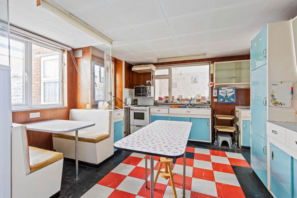 Property photo 3 of 14 4959935