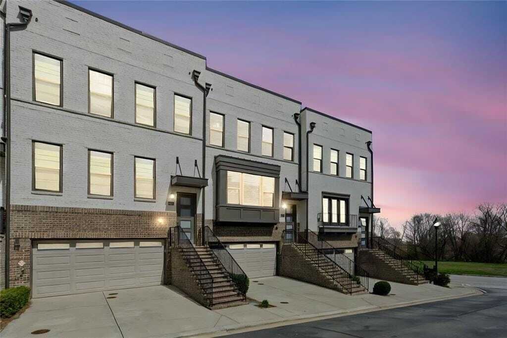 Property photo 1 of 31