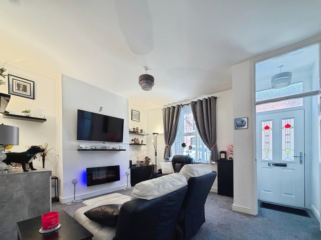 Property photo 2 of 16 Pbox-Img.Jpg