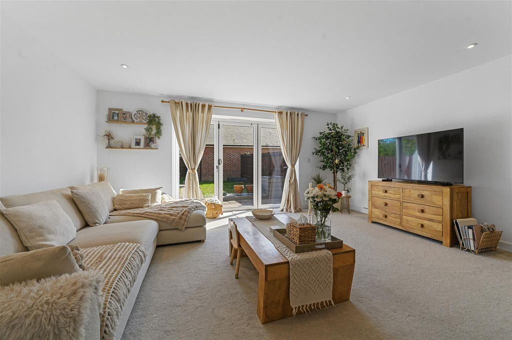 Property photo 2 of 18 Living Room