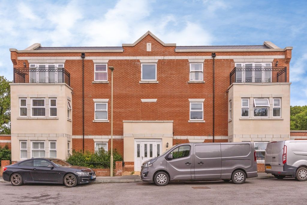 Property photo 1 of 15 Pbox-Img.Jpg