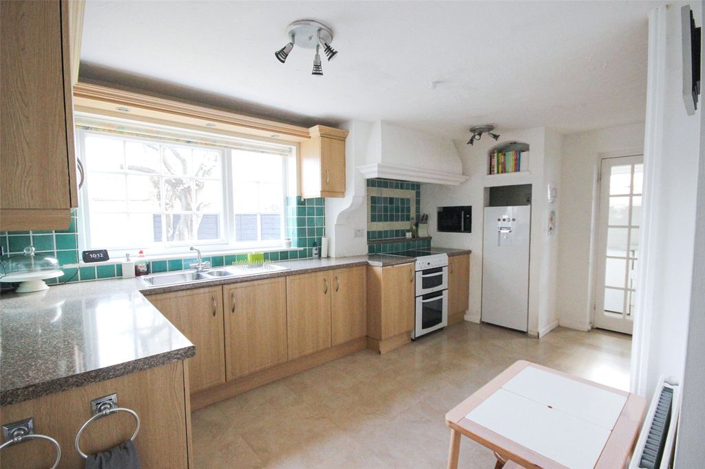 Property photo 3 of 21 Picture No. 15