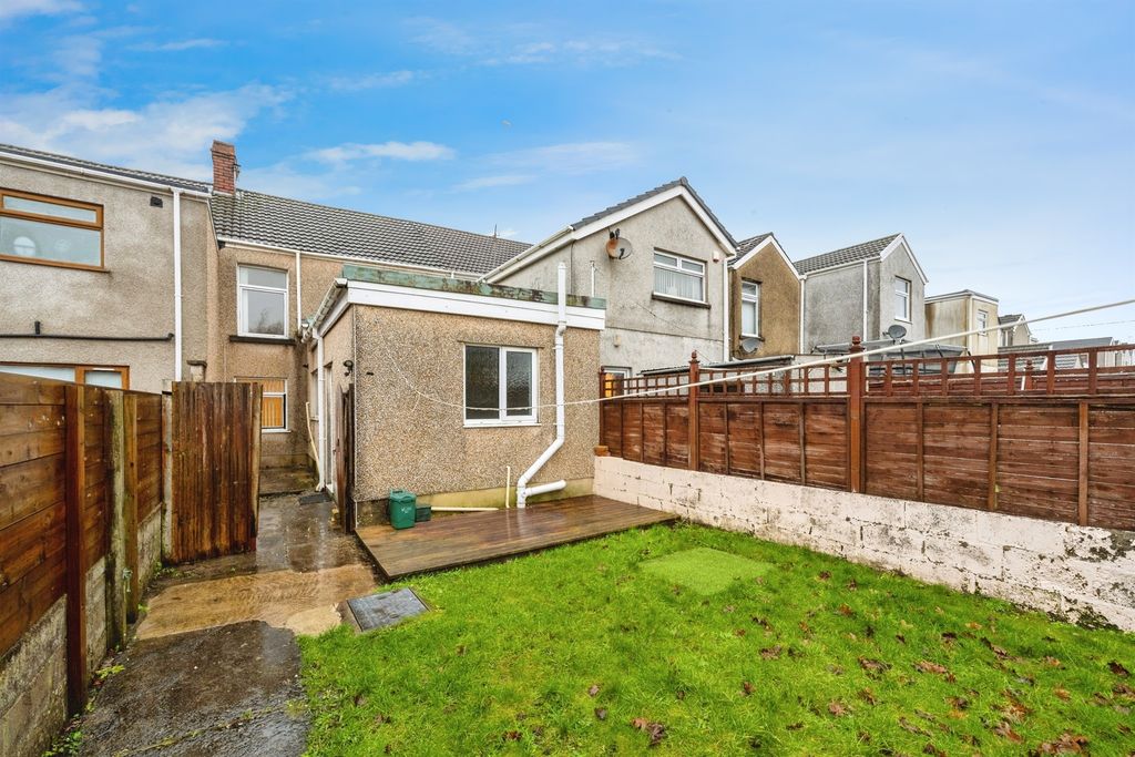 Property photo 3 of 18