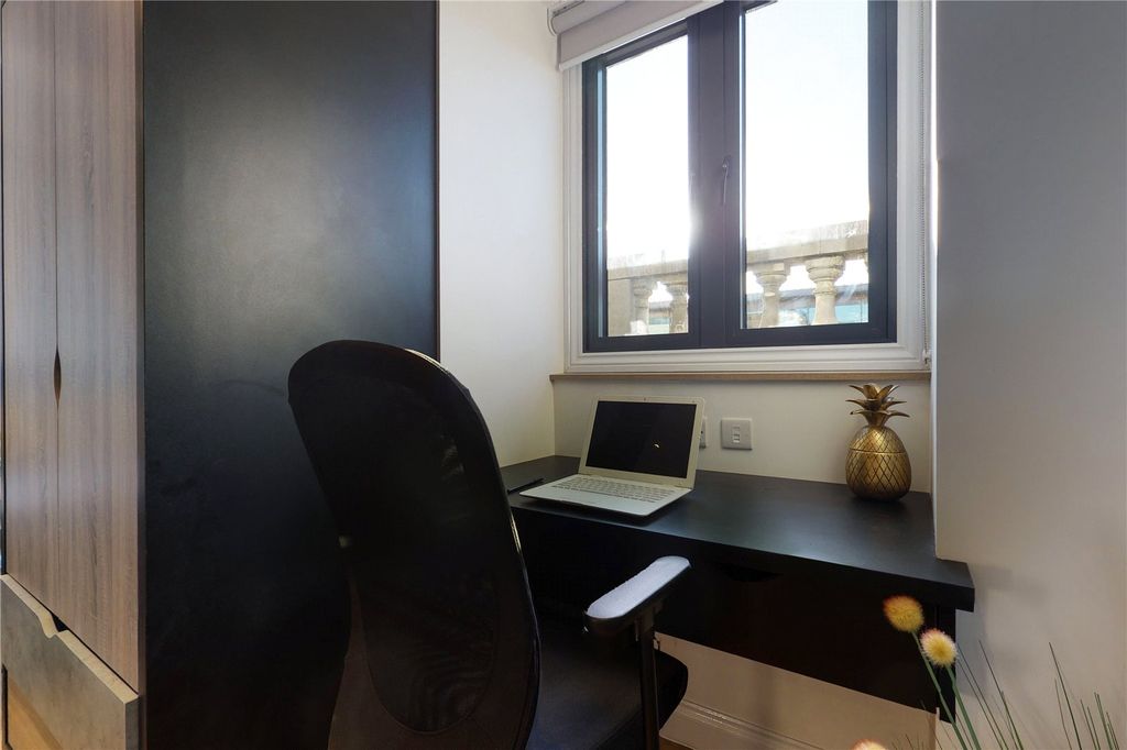 Additional image 8 of Studio to rentApt 27, 7 South Parade #814142 LS1