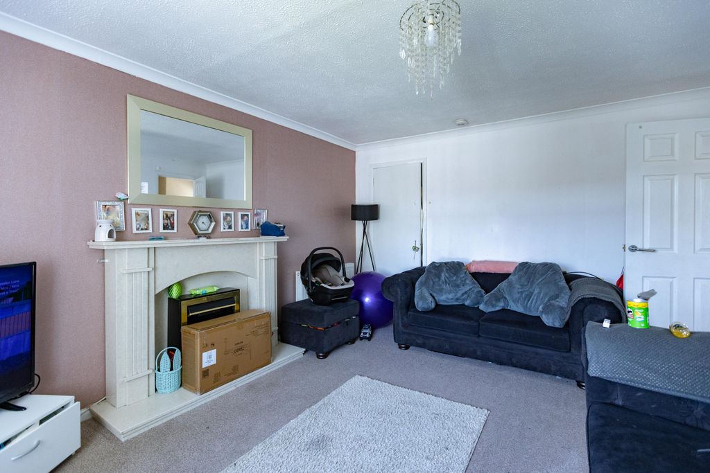 Property photo 3 of 16