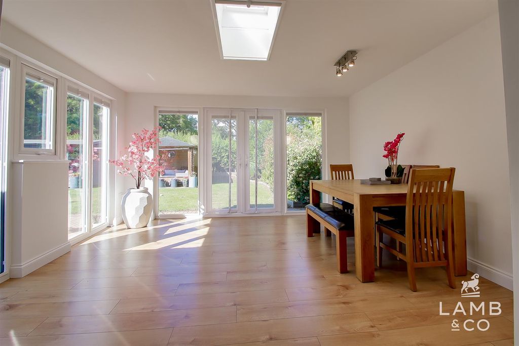 Property photo 2 of 16