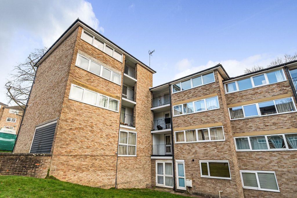 Property photo 1 of 9