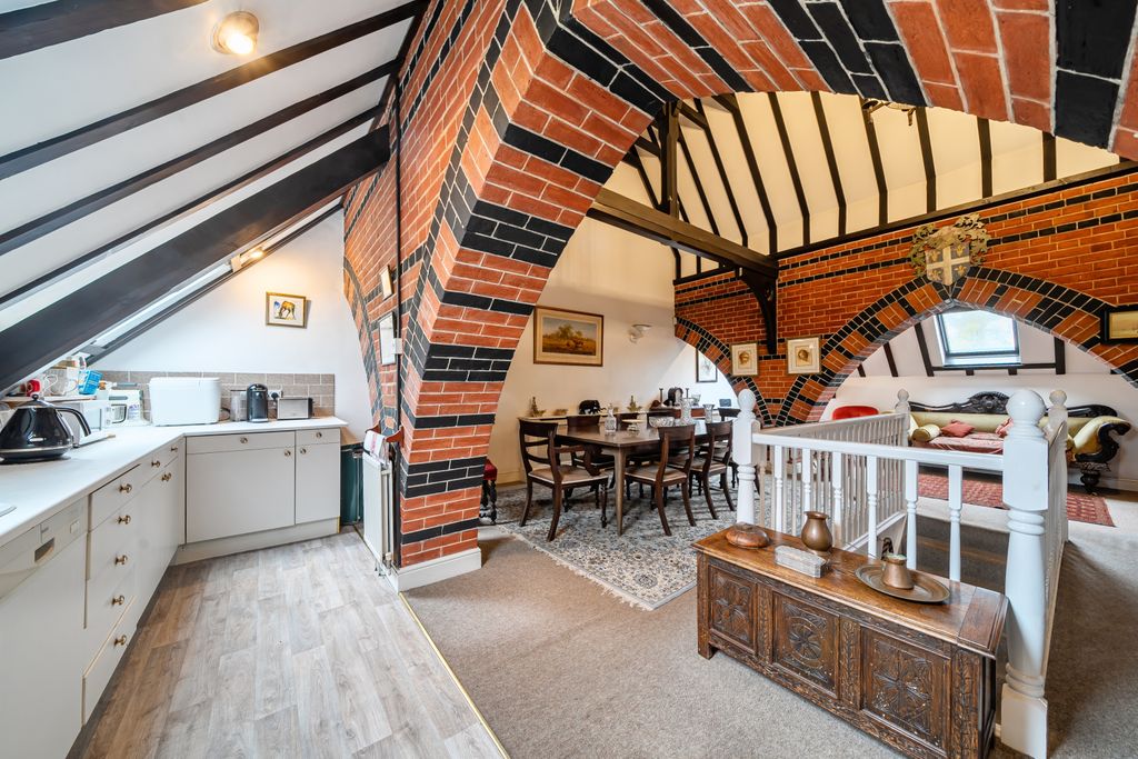 Property photo 3 of 24 Picture No. 12