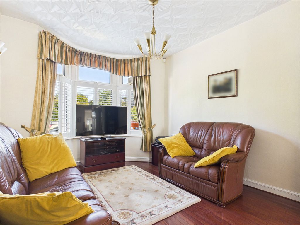 Property photo 3 of 25 Picture No. 02