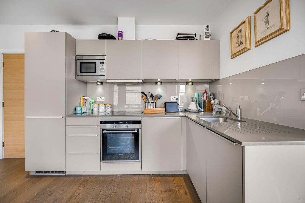 Property photo 2 of 14 Kitchen