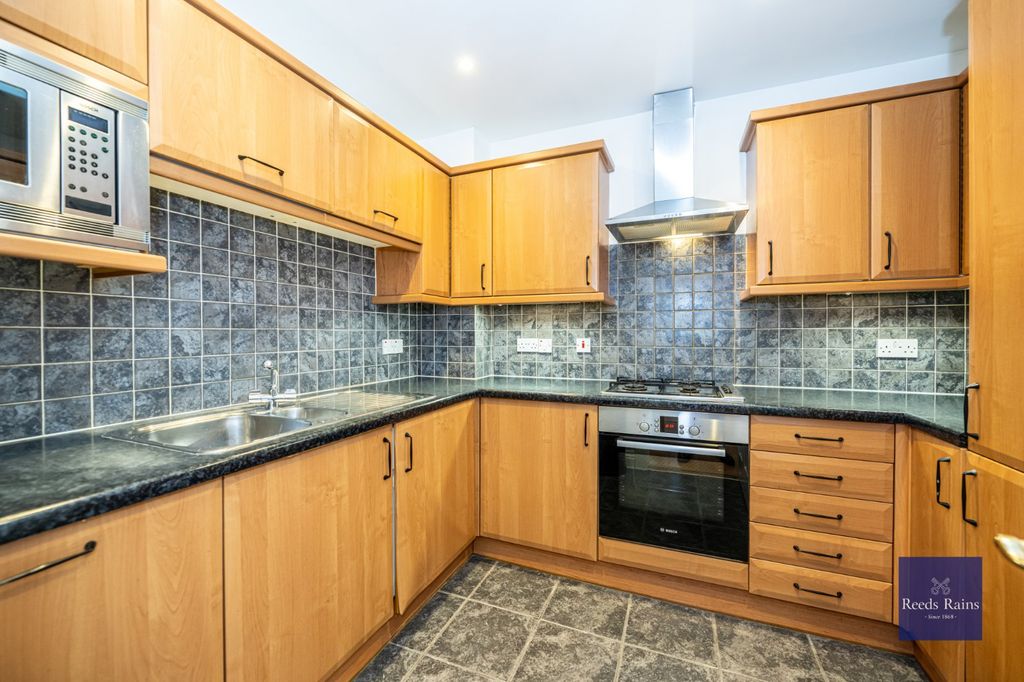 Property photo 2 of 16 Kitchen