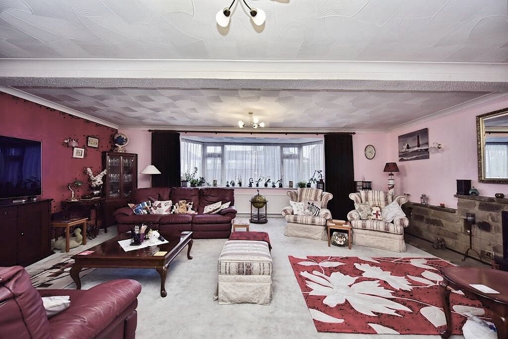 Property photo 2 of 24 Lounge 1B