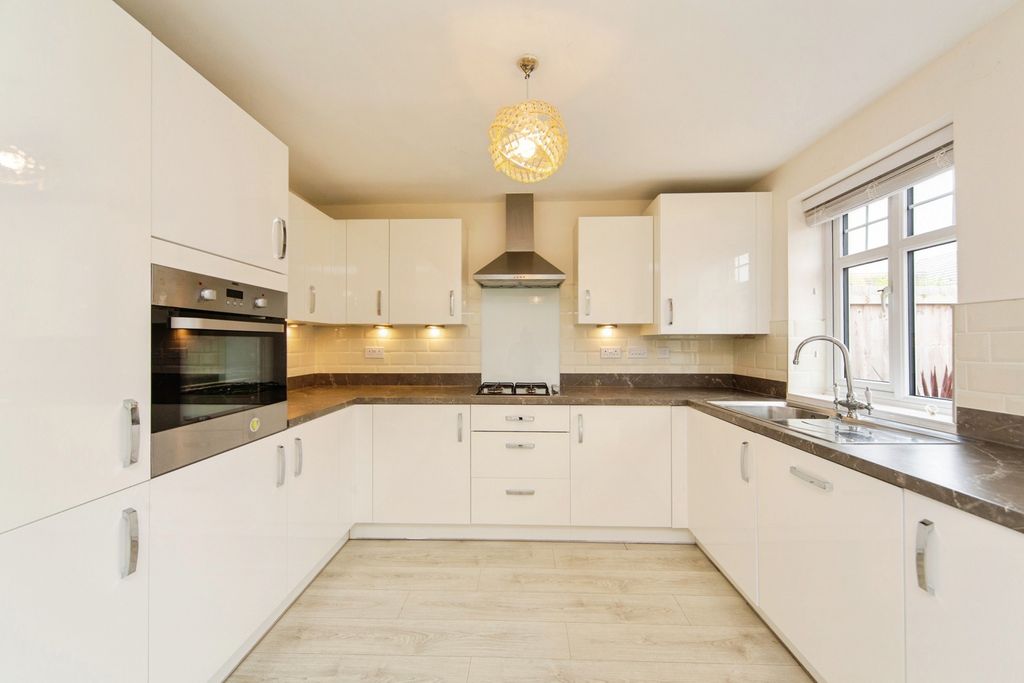 Property photo 3 of 19 Pbox-Img.Jpg