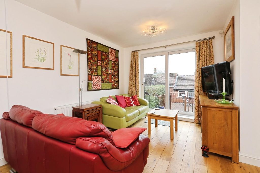 Property photo 2 of 25 Dining/Lounge