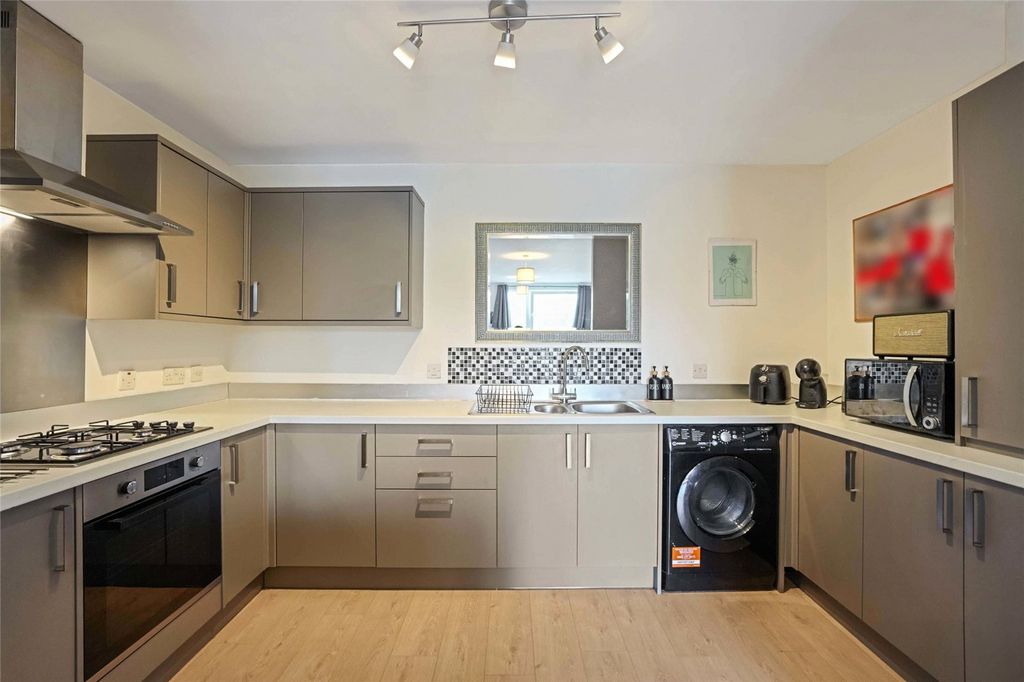 Property photo 3 of 15 6