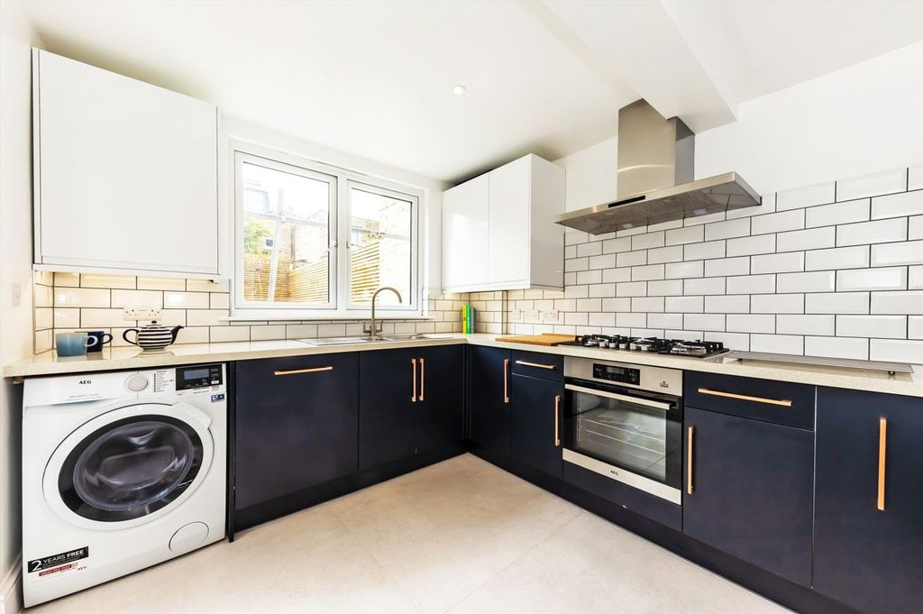 Property photo 3 of 10