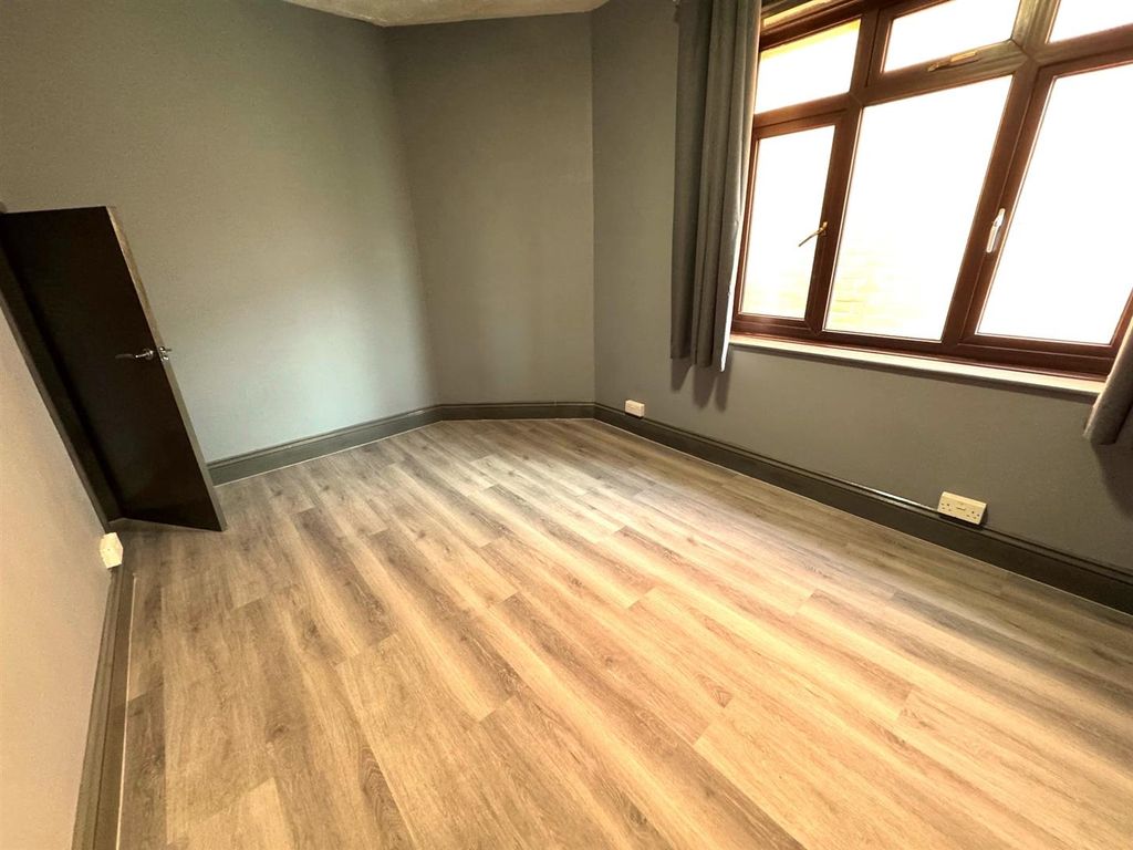 Property photo 3 of 6 Lounge.Jpg