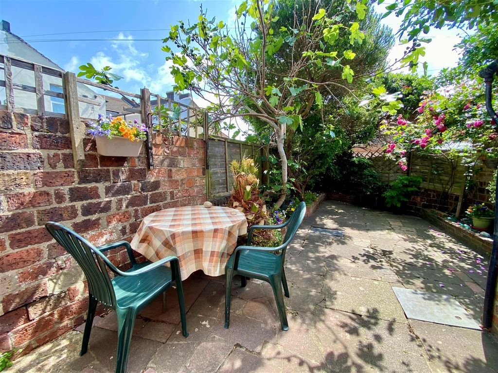 Property photo 2 of 8 6.Jpg