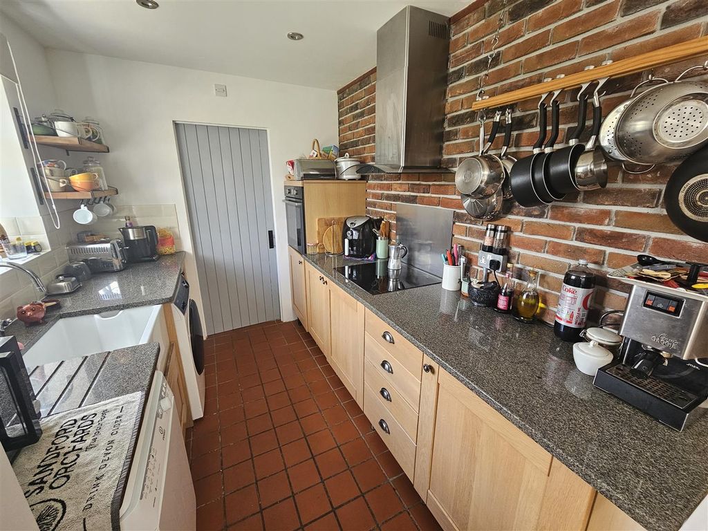 Property photo 3 of 15 Kitchen.Jpg
