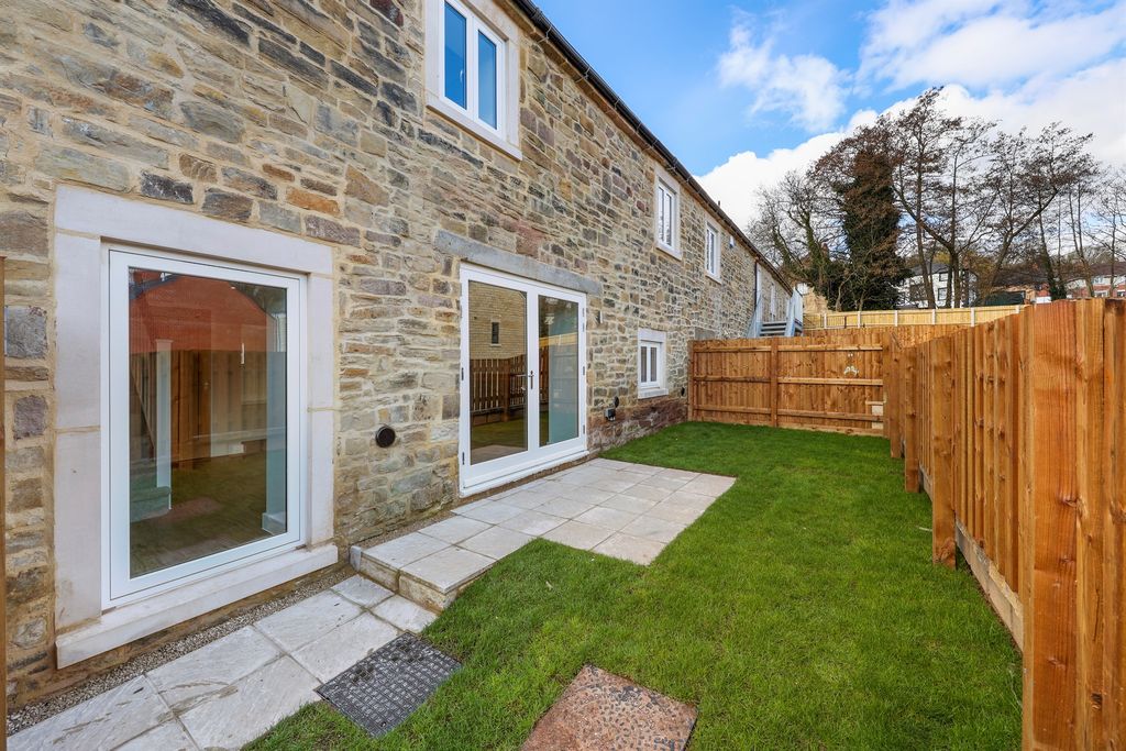 Property photo 2 of 19