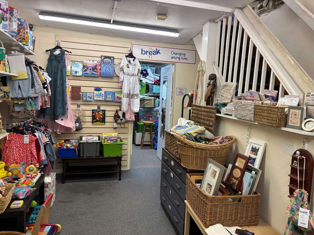 Property photo 3 of 7 Int Shop.Jpg