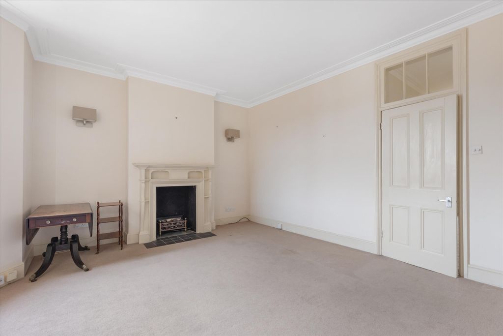 Property photo 3 of 17 Image