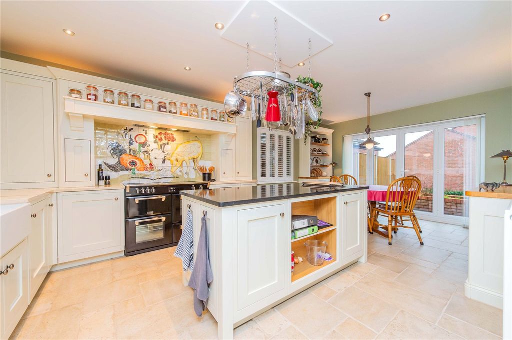 Property photo 2 of 46 Picture No. 78