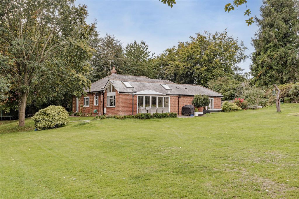 Property photo 1 of 33