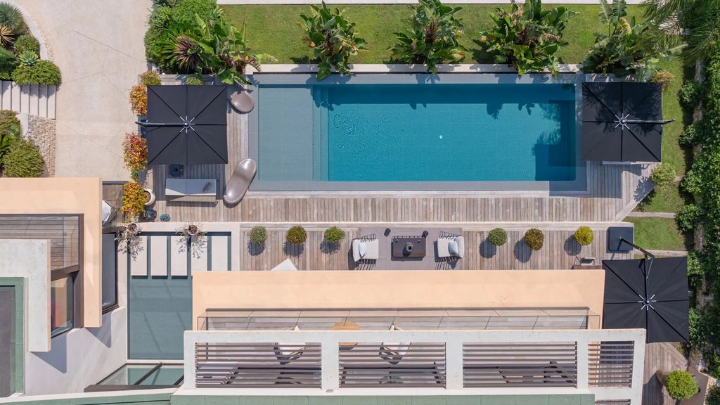 Property photo 3 of 21