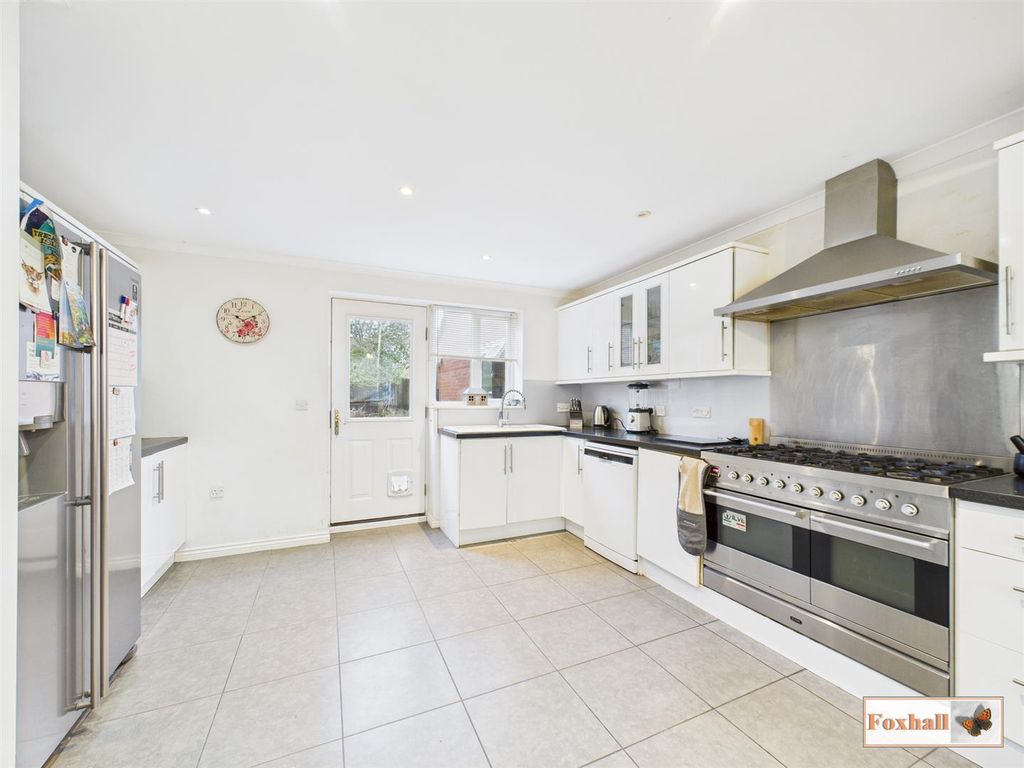 Property photo 2 of 30 Kitchen / Diner
