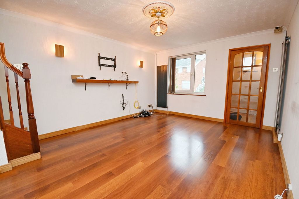 Property photo 2 of 18