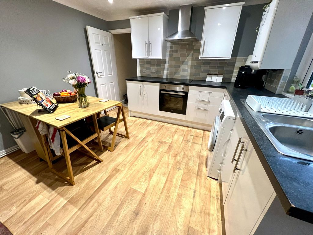 Property photo 3 of 22