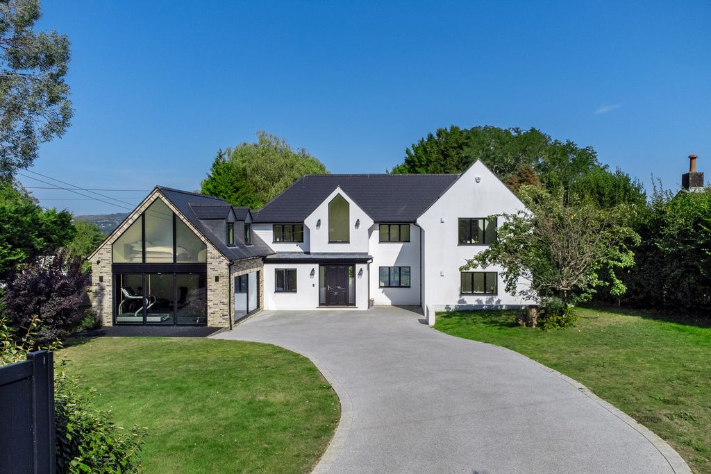 Property photo 1 of 21