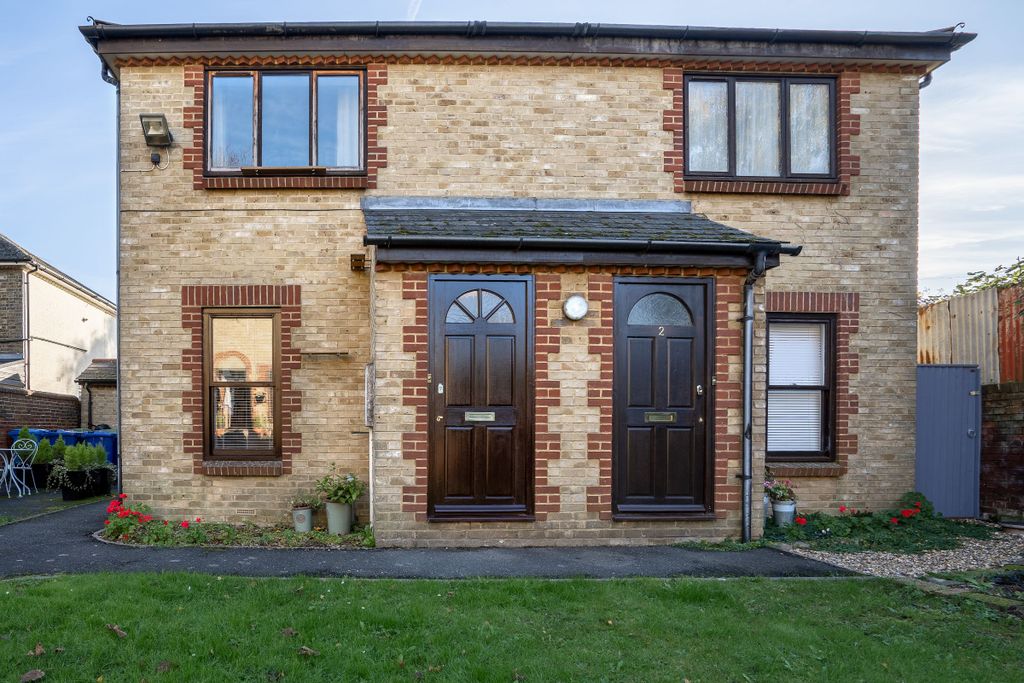 Property photo 1 of 7