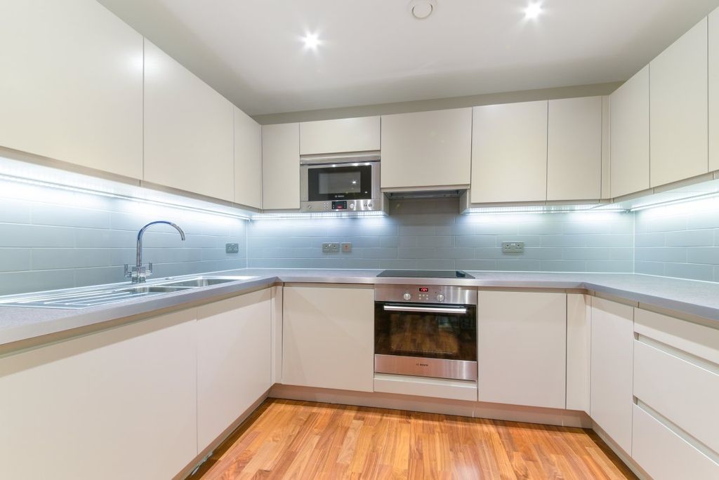 Property photo 2 of 9 Kitchen