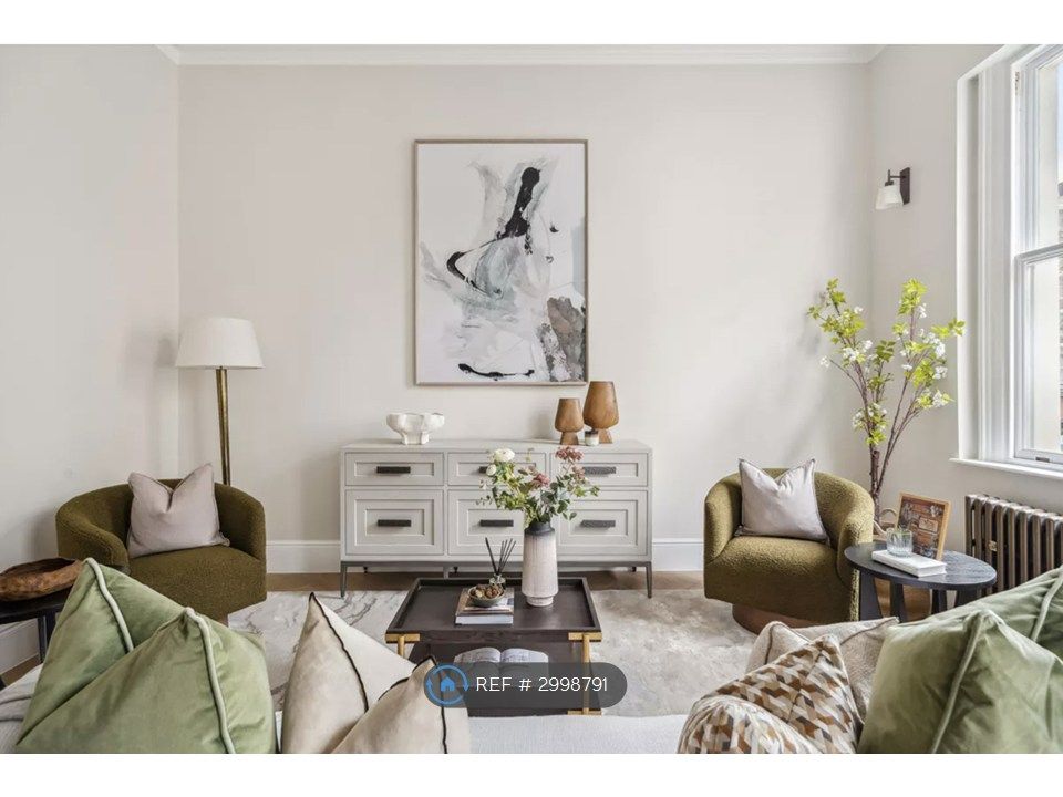 Property photo 1 of 6 Living Room