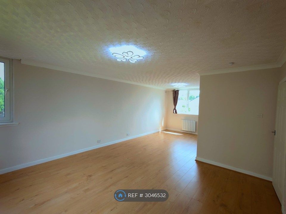 Property photo 2 of 28